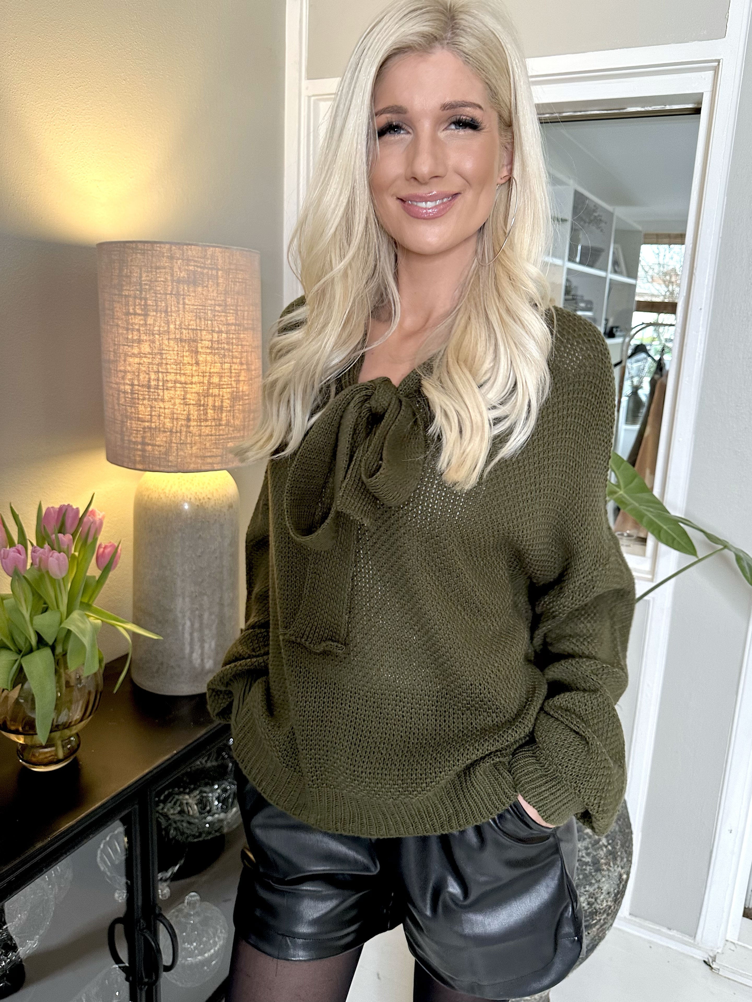 Cutie - Sött stickad tröja med rosett